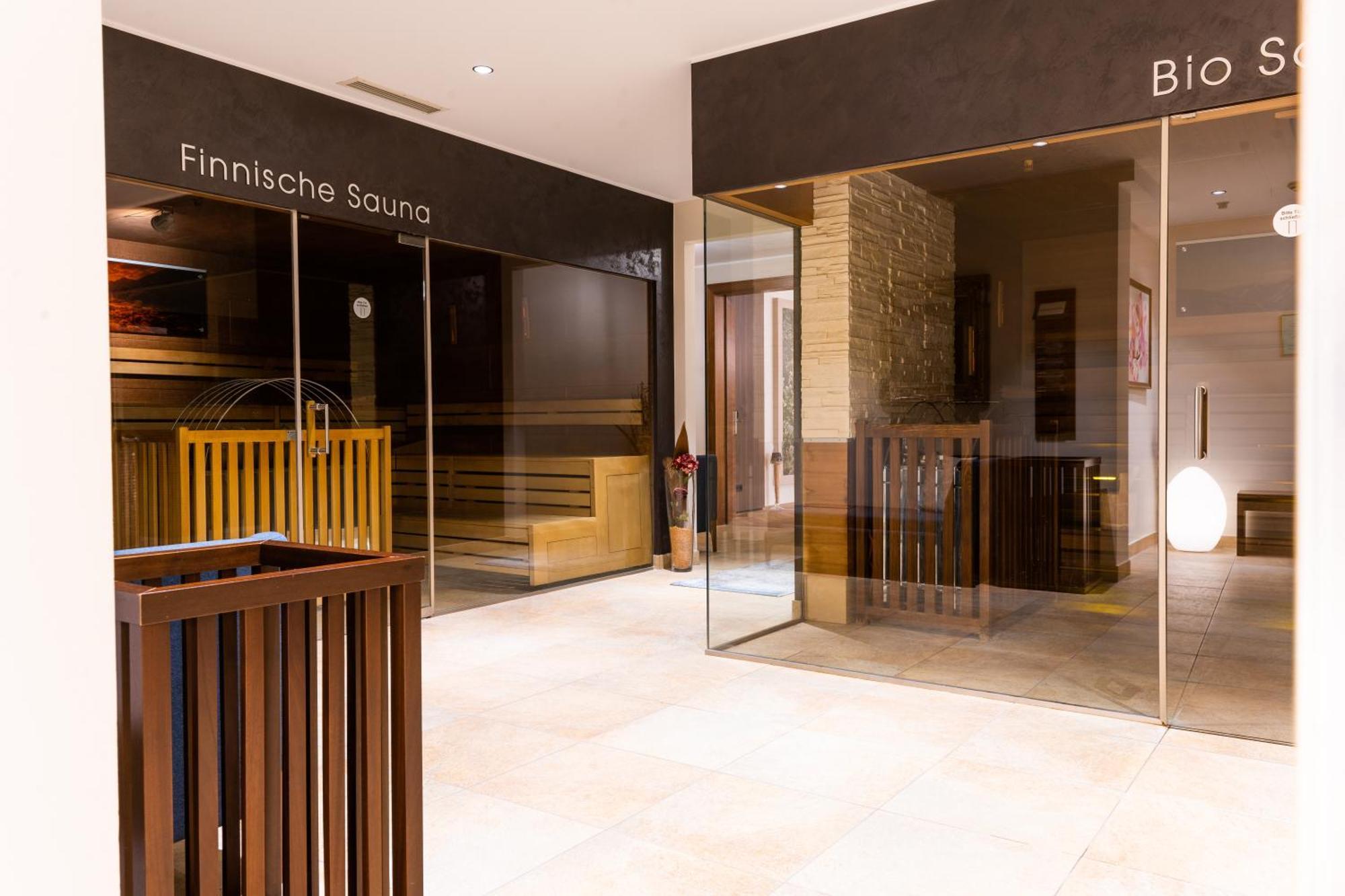 Grandhotel Business-wellness & Gourmet Hotel